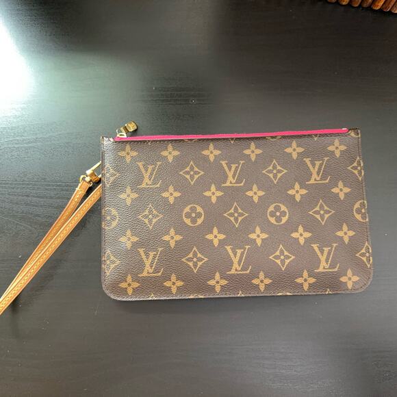 LOUIS VUITTON Neverfull Pochette MM Monogram Wristlet Pivoine Fuchsia Hot Pink - Picture 3 of 14